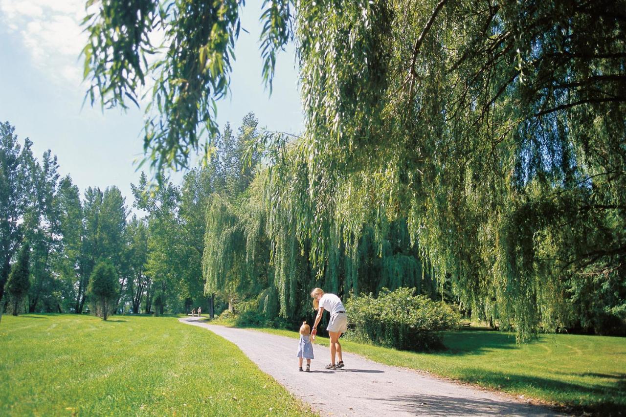 Hotels Gouverneur Montreal - Ile Charron Longueuil Buitenkant foto