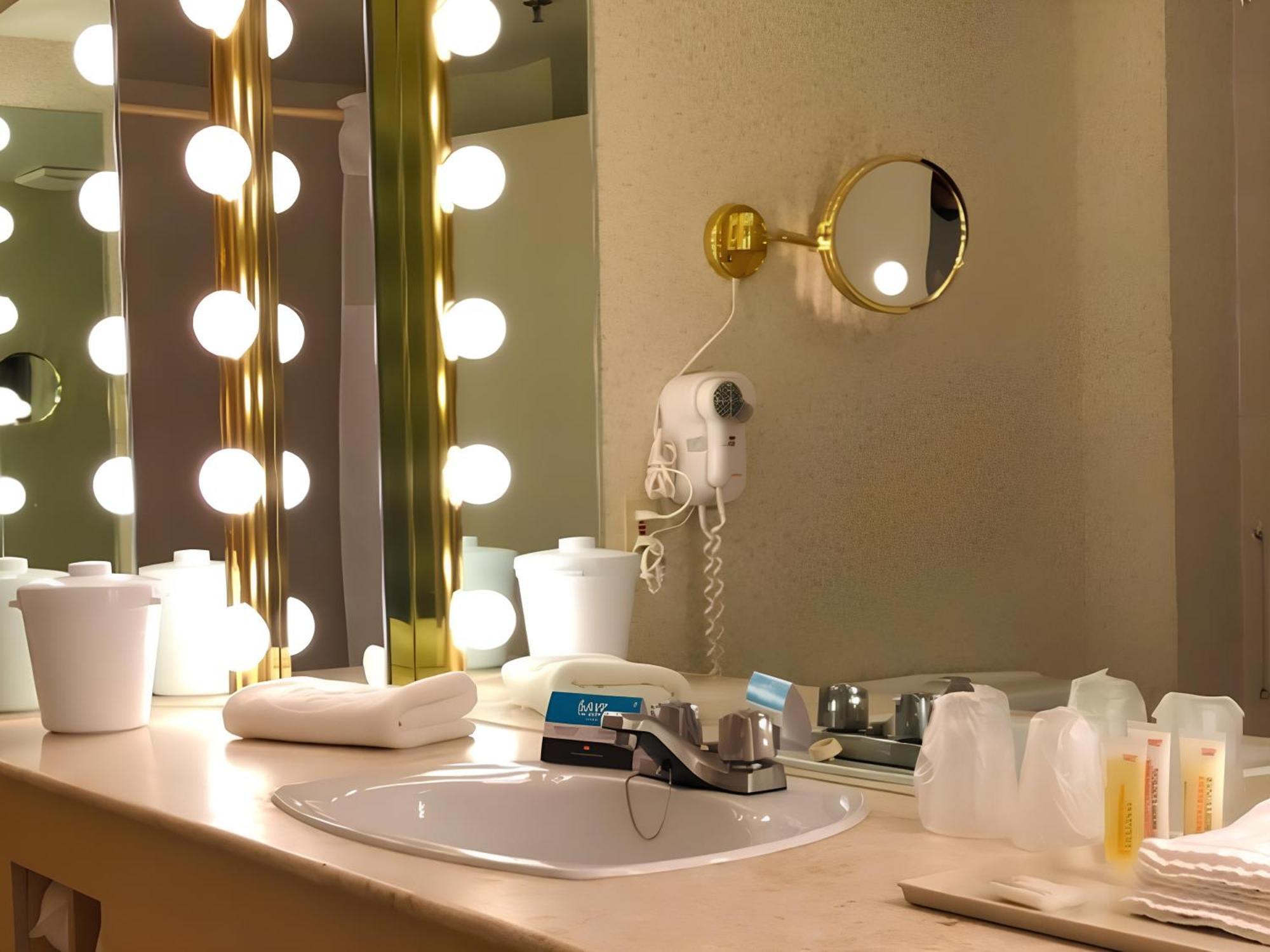 Hotels Gouverneur Montreal - Ile Charron Boucherville Buitenkant foto
